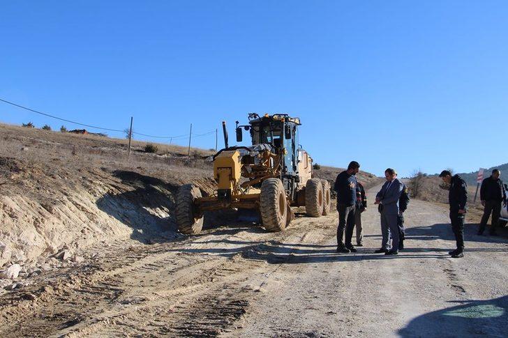 Dumlupınar’da köy yollarını genişletme çalışmaları G2