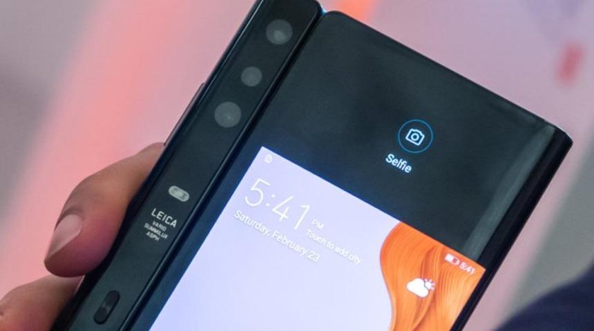Huawei yeni katlanabilir telefonu olan Huawei Mate Xs ile karşımıza çıktı