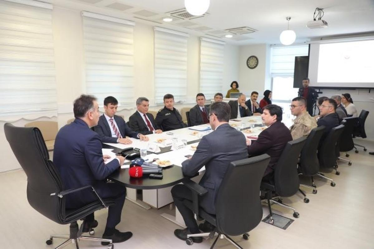 BE&Uuml;&rsquo;de &rsquo;Aile İ&ccedil;i ve Kadına Karşı Şiddetle M&uuml;cadele&rsquo; toplantısı