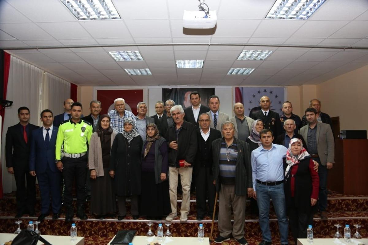 Kaş&rsquo;ta Kıbrıs gazilerine madalya verildi