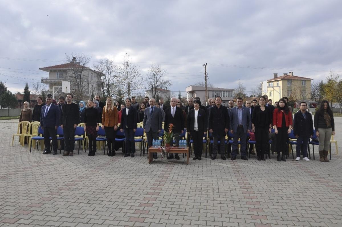 K&uuml;t&uuml;phane t&ouml;renle a&ccedil;ıldı