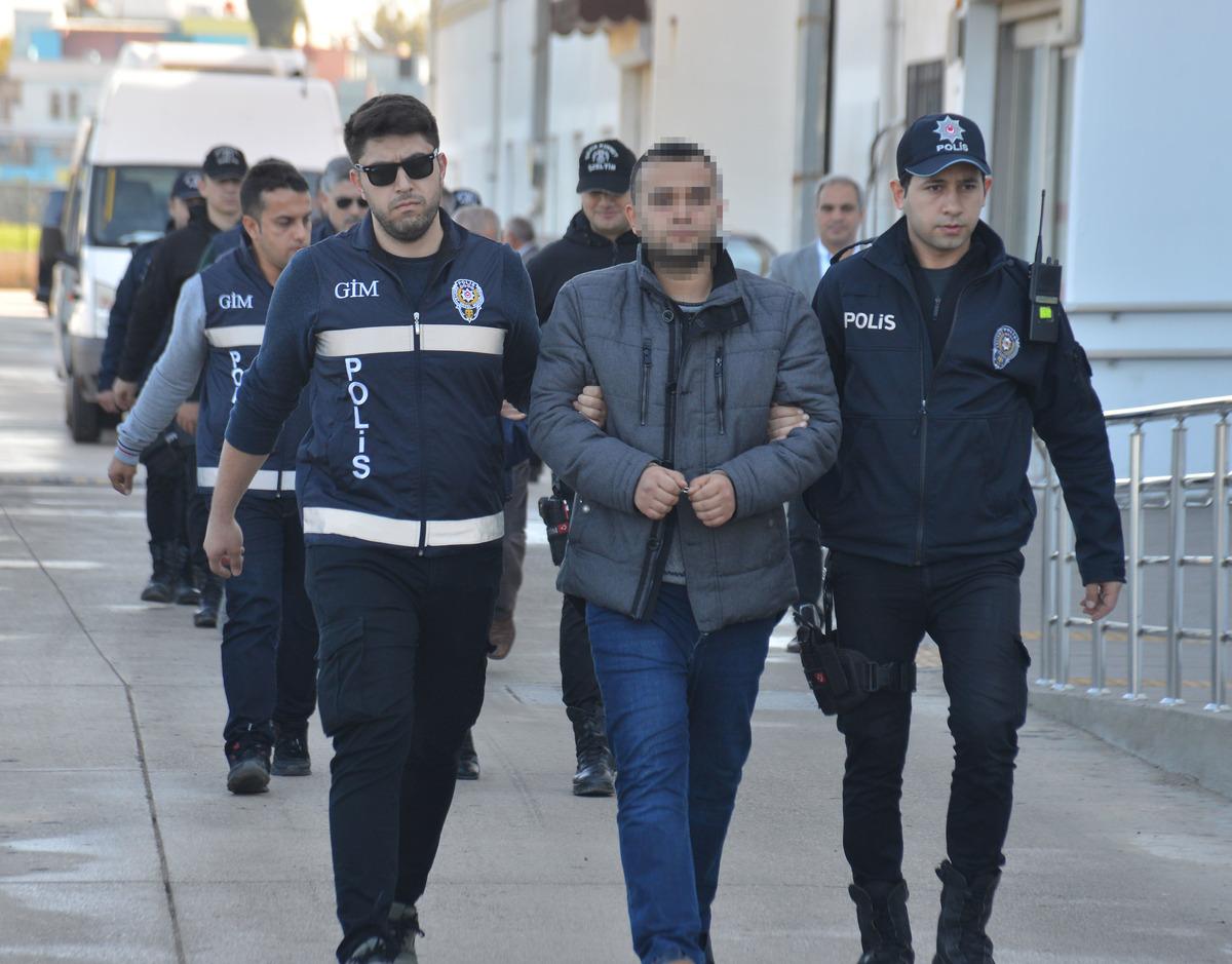 Deşifre oldular! G&ouml;&ccedil;menleri şifreli konuşarak ka&ccedil;ırmışlar