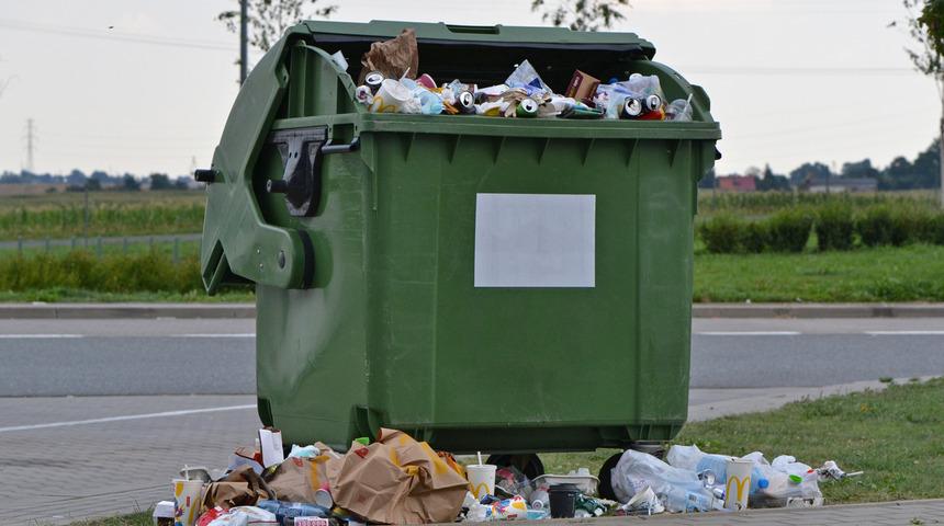 Bebeğini çöp konteynerine atan anne gözaltında!