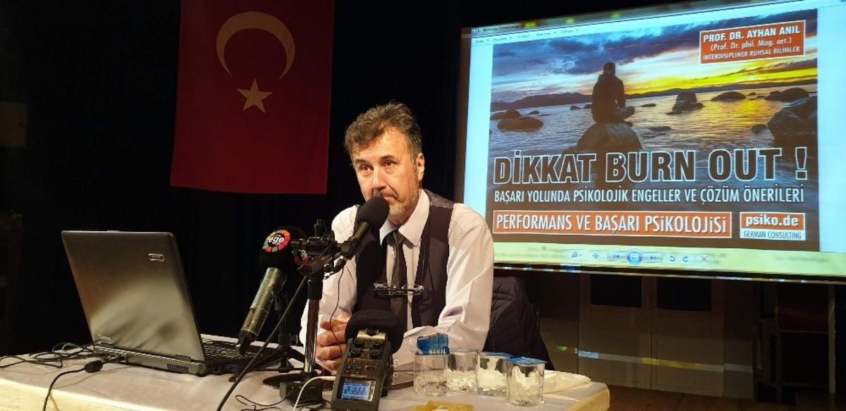 Profes&ouml;r Ayhan Anıl, Nazilli&rsquo;de performans ve başarı psikolojisini anlattı