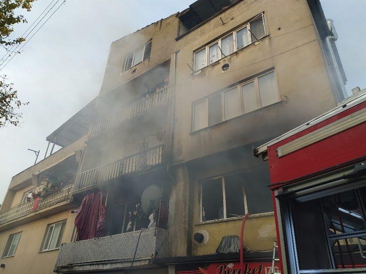 Bursa’da can pazarı... Alevler içinde kalan 3’ü çocuk 10 kişi kurtarıldı G4