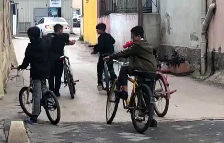 Adana'da skandal görüntüler! Sokak ortasında çakmak gazı kokluyorlar G4