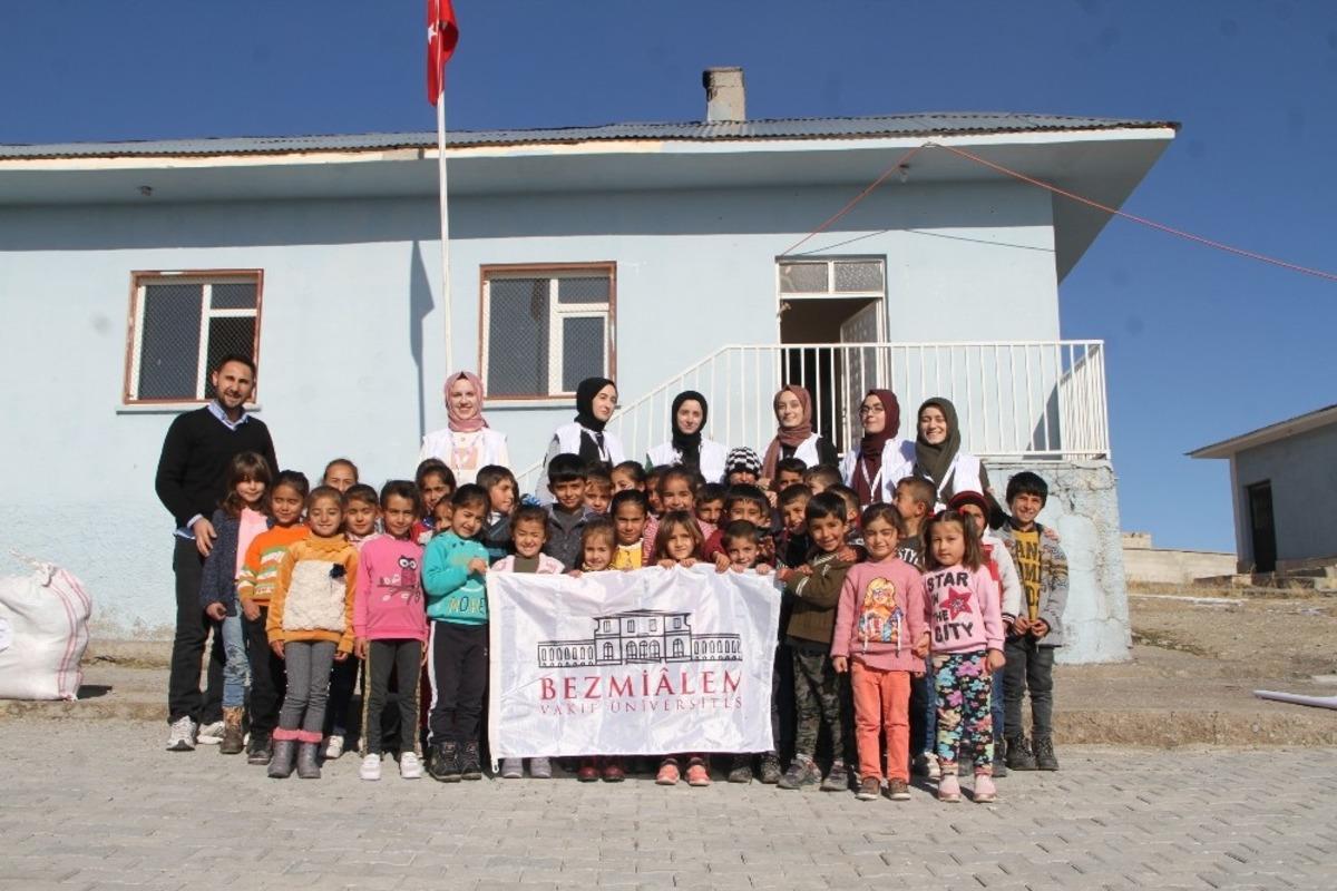 Gen&ccedil; Yery&uuml;z&uuml; Doktorları Kul&uuml;b&uuml; g&ouml;n&uuml;ll&uuml;leri G&uuml;rpınar&rsquo;da