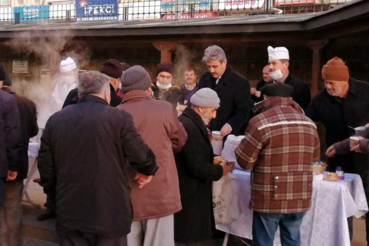 Başkan K&ouml;se&rsquo;den Cami Cemaatine &Ccedil;orba İkramı
