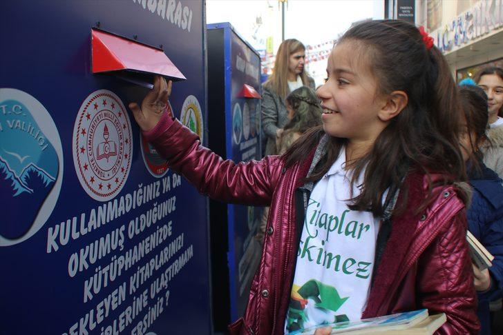 Ağrılı öğrenciler kumbarada para değil kitap biriktiriyor G5
