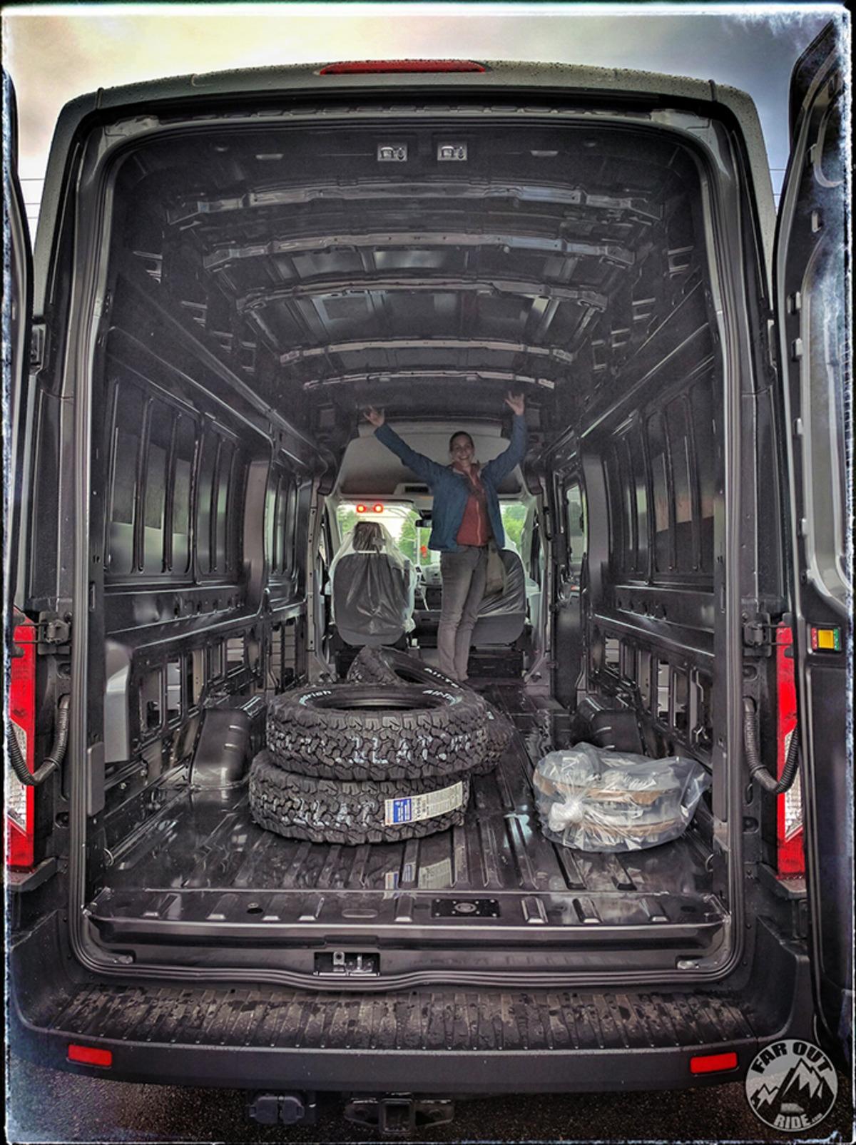 Minib&uuml;s&uuml; bir senede evleri haline getirdiler! İ&ccedil;ini g&ouml;ren şokta