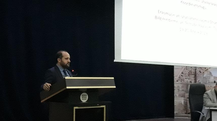 MA&Uuml;&rsquo;de uluslararasılaşma stratejilerinde tecr&uuml;be paylaşımı &ccedil;alıştayı