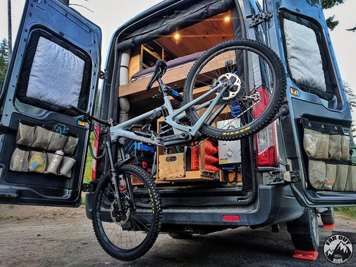 Minibüsü bir senede evleri haline getirdiler! İçini gören şokta G2