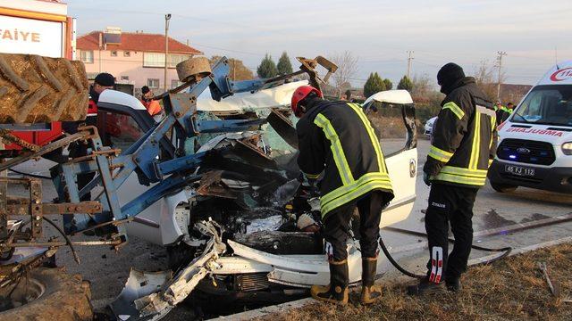 Korkunç kazada otomobilin ibresi 150’de takılı kaldı