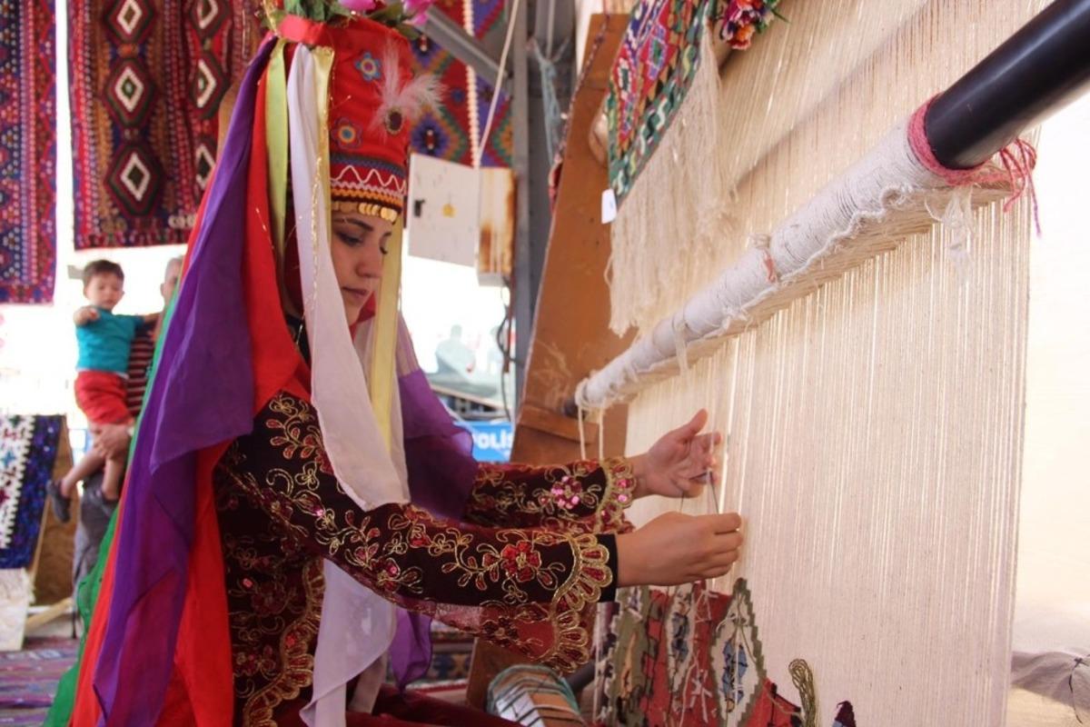&rsquo;Kilim Diyarı Eşme&rsquo; yeni logosunu arıyor
