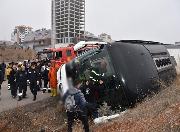 Kırıkkale'de yolcu otobüsü kaza yaptı! Yaralılar var G1
