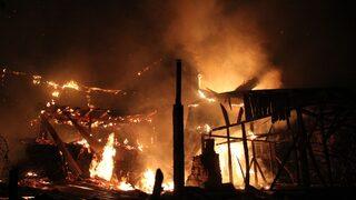 Erzurum'da 10 ev ile 1 ahır yandı