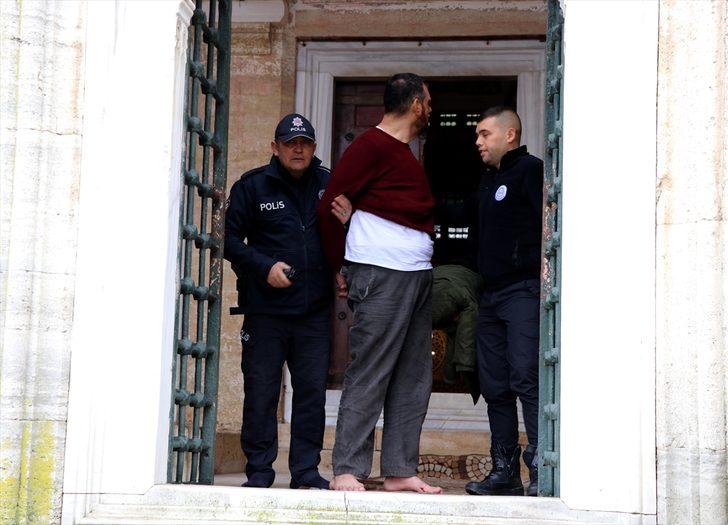 Selimiye Camisi'nde minberden inmeyen şüpheliye polis müdahalesi G1