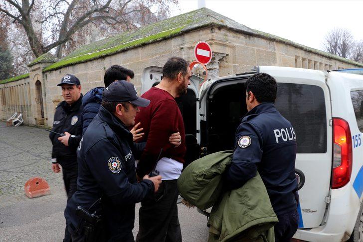 Selimiye Camisi'nde minberden inmeyen şüpheliye polis müdahalesi G2
