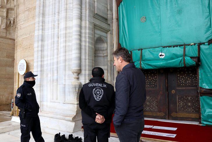 Selimiye Camisi'nde minberden inmeyen şüpheliye polis müdahalesi G3