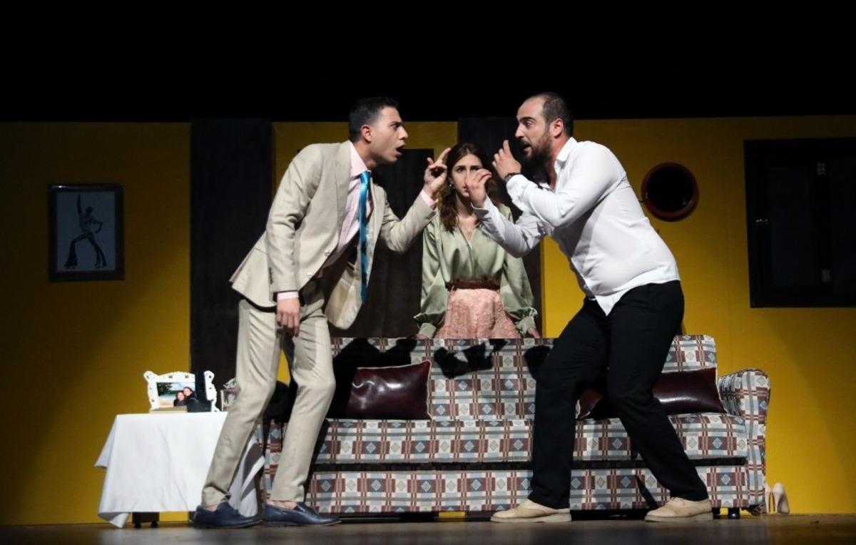 &ldquo;Komik Para&rdquo; tiyatrosu Menteşe&rsquo;de ilgi g&ouml;rd&uuml;