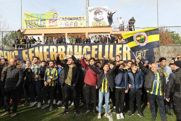 Taraftarlardan Fenerbahçe’ye moral G4