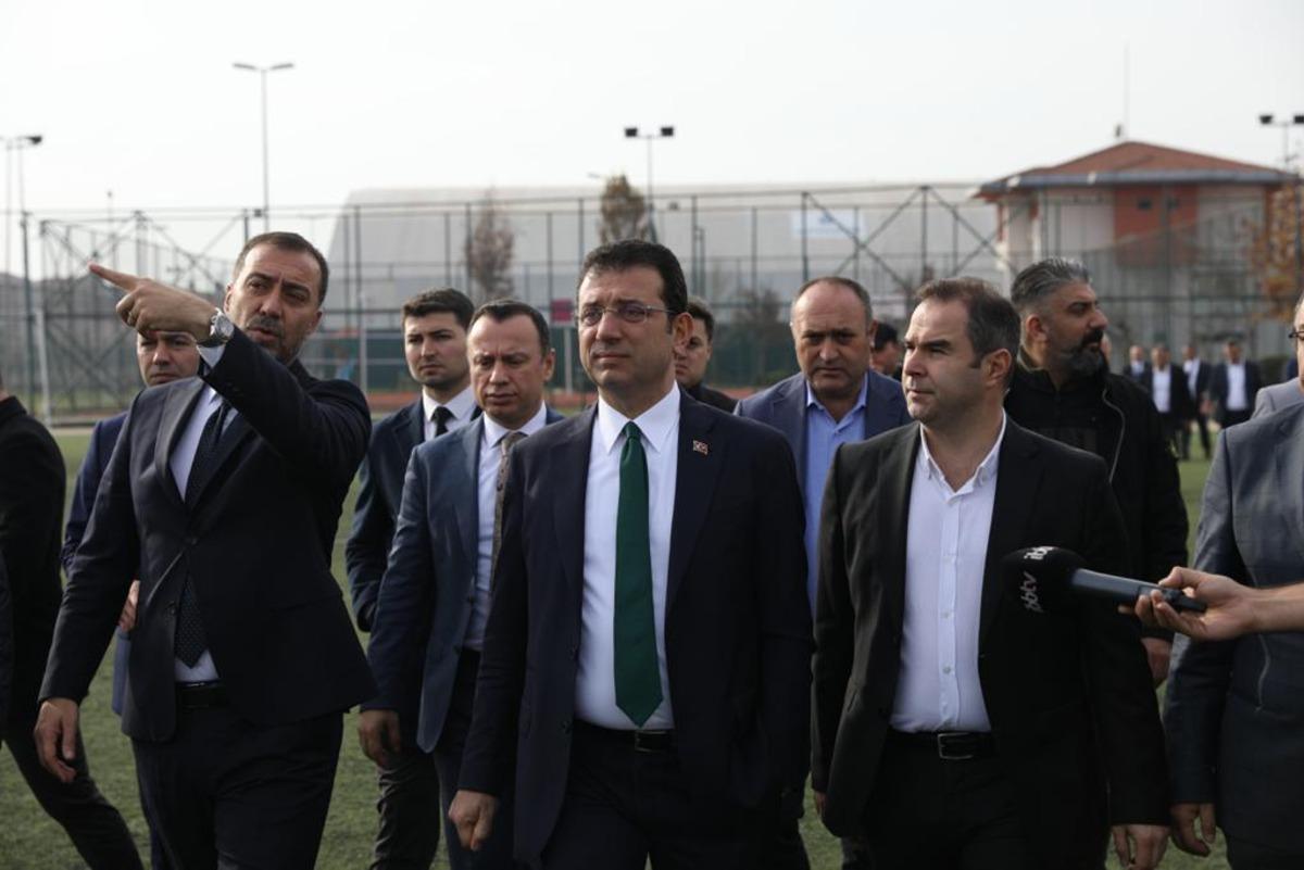 Ekrem İmamoğlu'ndan atlı fayton a&ccedil;ıklaması: Sorunu &ccedil;&ouml;z&uuml;yoruz ve bitirince a&ccedil;ıklayacağız