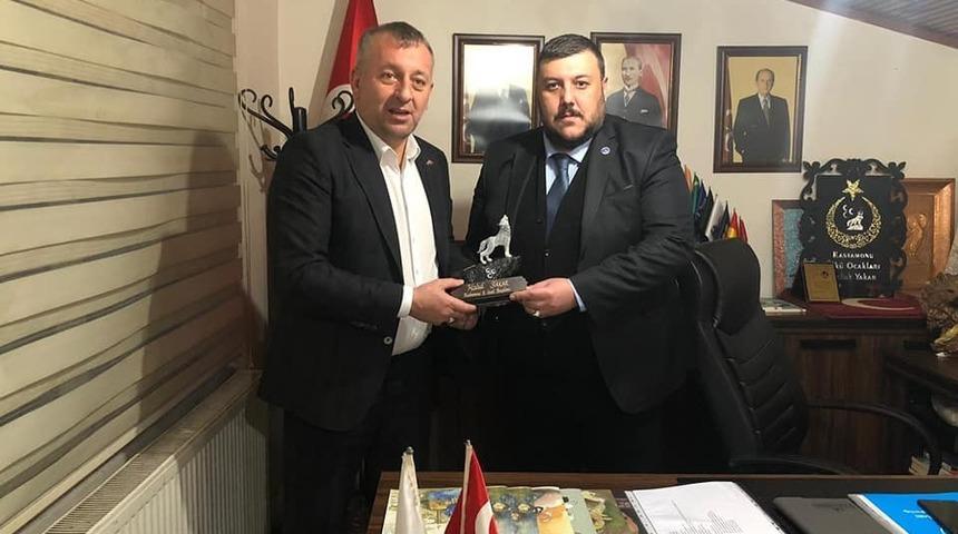 Başkan Aydın, Ülkü Ocaklarını ziyaret etti