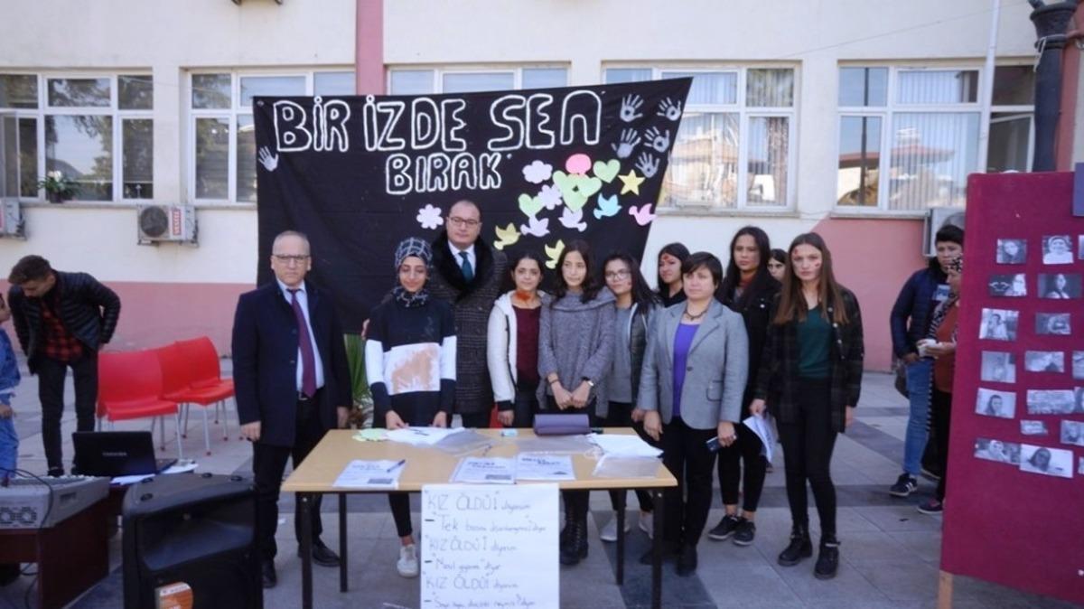 Sarıg&ouml;ll&uuml; &ouml;ğrenciler kadına y&ouml;nelik şiddete dikkat &ccedil;ekti