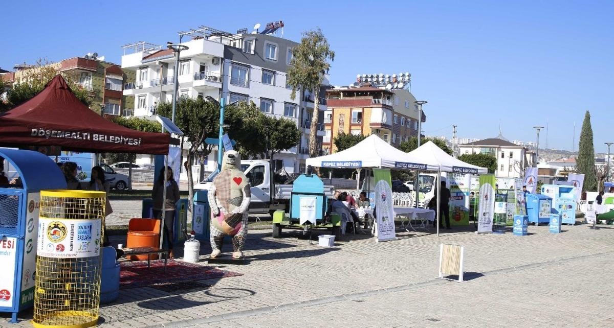 D&ouml;şemealtı Belediyesi&rsquo;nden &ouml;rnek geri d&ouml;n&uuml;ş&uuml;m standı
