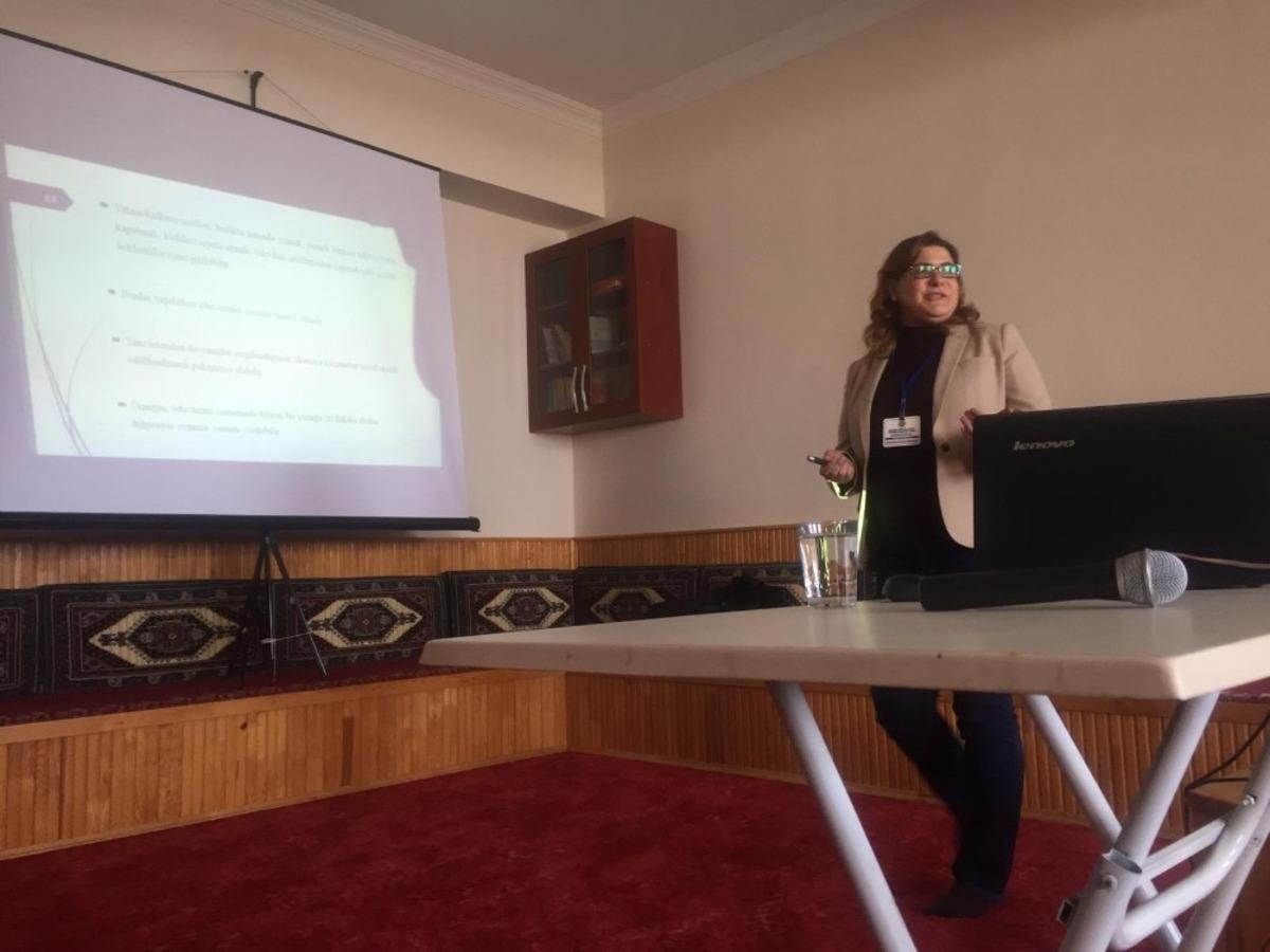 Aşkale&rsquo;de &lsquo;Akademik Başarıyı Artırmanın Yolları&rsquo; konferansı d&uuml;zenlendi