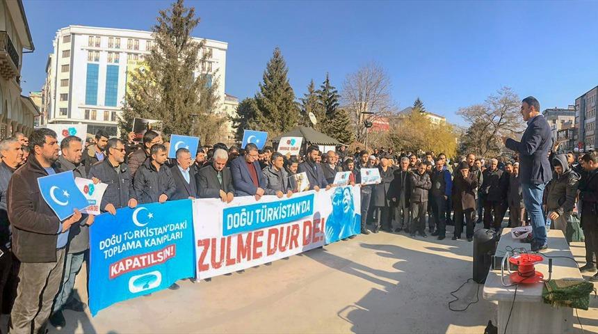 &Ccedil;in'in Doğu T&uuml;rkistan politikaları Van ve Hakkari'de protesto edildi