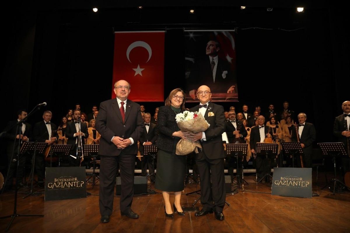 B&uuml;y&uuml;kşehir&rsquo;den M&uuml;nir Nurettin Sel&ccedil;uk şarkıları konseri