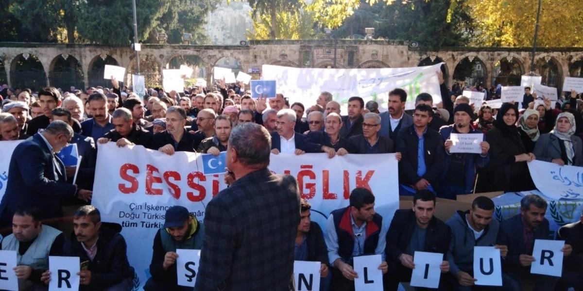 Şanlıurfa&rsquo;da &Ccedil;in&rsquo;in Doğu T&uuml;rkistan protestosu