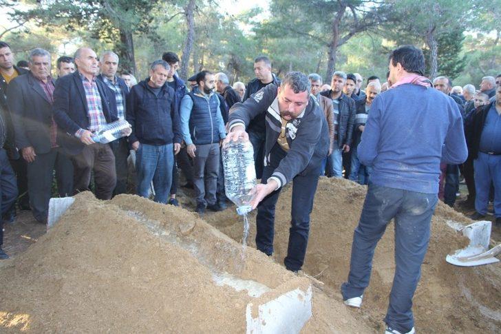 Annesinin, babasının, eşinin ve oğlunun öldüğü kazadan üzerine çay dökülmesi sayesinde kurtulmuş G5