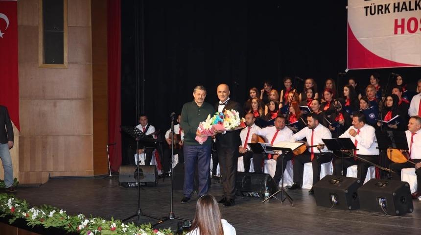 T&uuml;rk Halk M&uuml;ziği Korosundan 10&rsquo;uncu yıl konseri