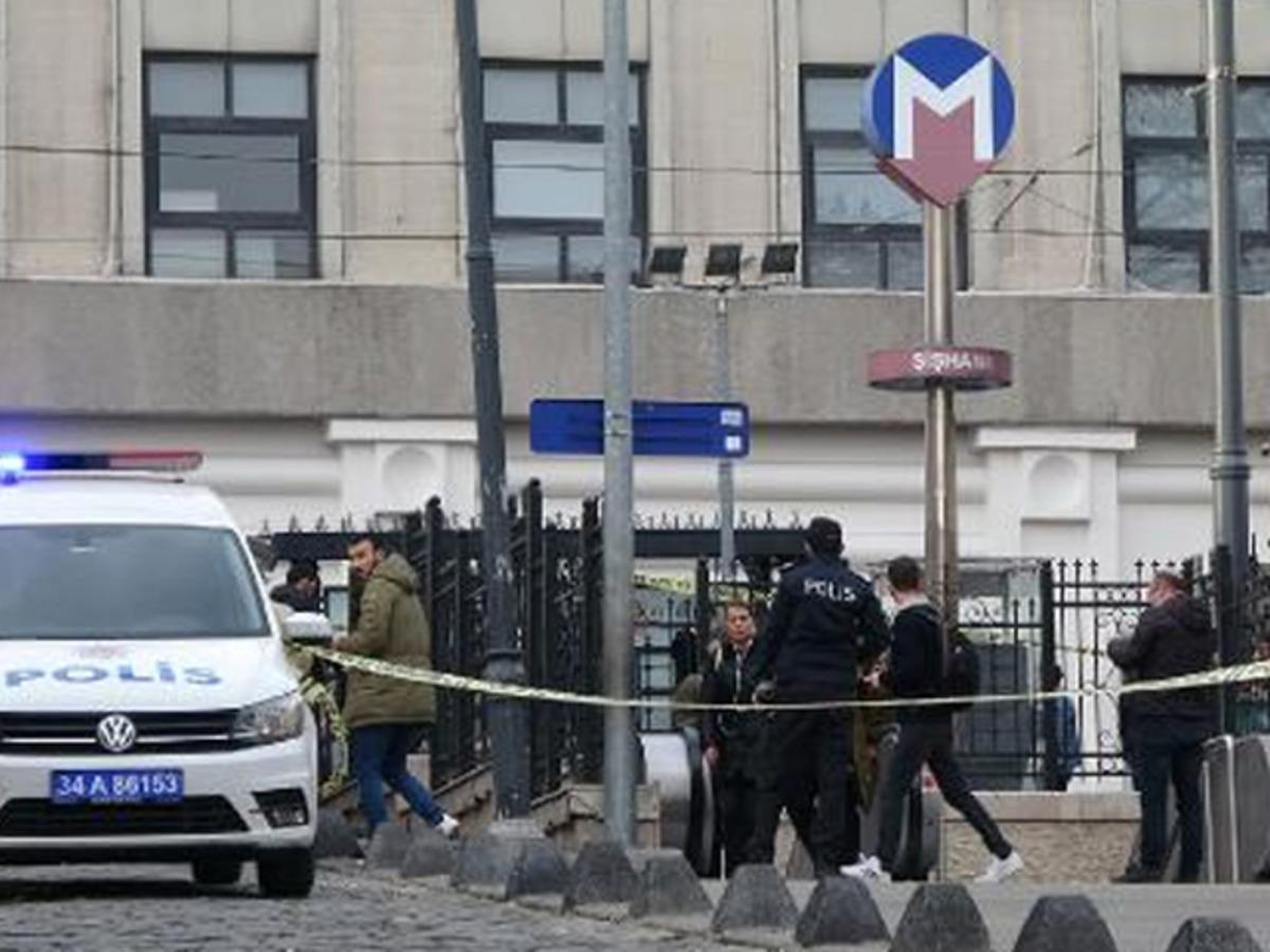 İstiklal Caddesi'nde ş&uuml;pheli valiz alarmı! Polis harekete ge&ccedil;ti