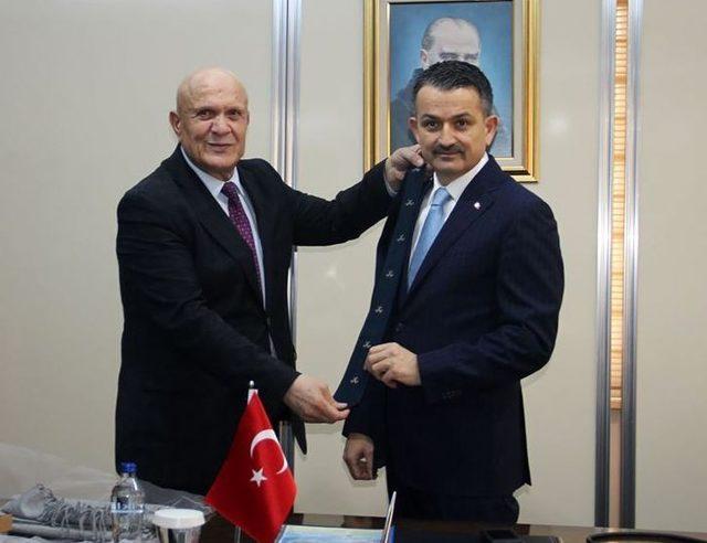 Bakan Pakdemirli: "Küçük ölçekli balıkçılara 13 milyon liralık destek bugün hesaplara yatıyor" 1