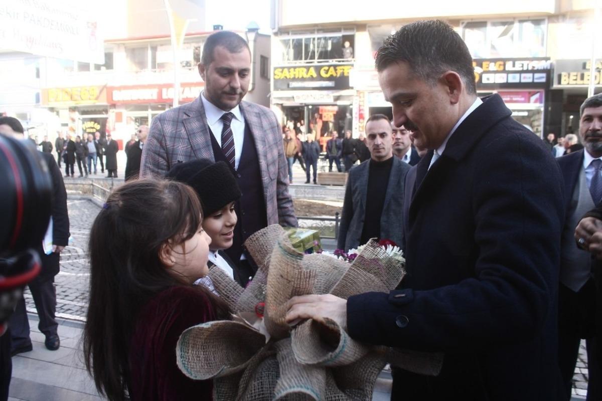 Bakan Pakdemirli, Tarım ve Orman Sekt&ouml;r&uuml; Değerlendirme toplantısında Bayburt&rsquo;a yapılan yatırımları anlattı
