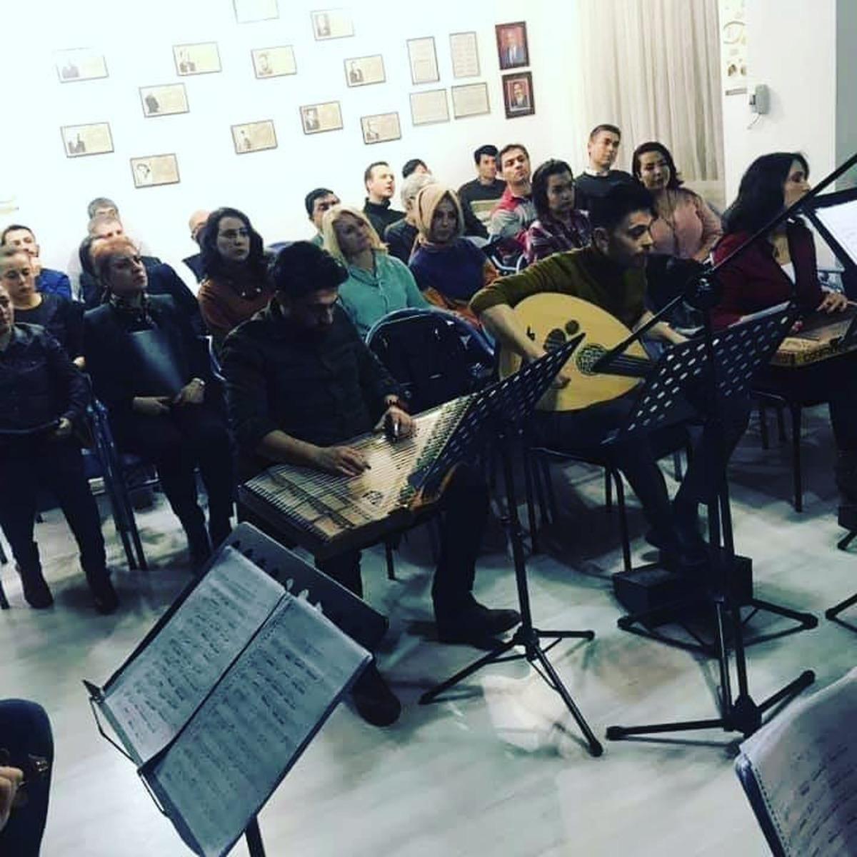 &Uuml;nl&uuml; bestekar G&ouml;ksel Baktagir Van&rsquo;a geliyor