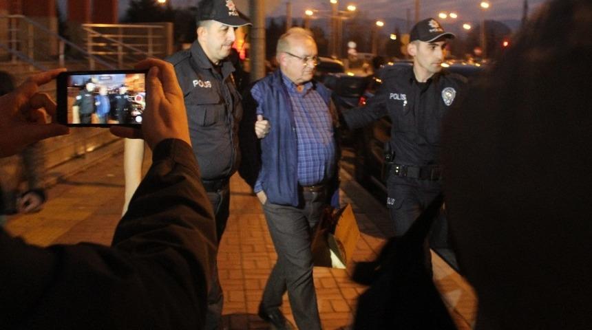 Kendisini MHP Genel Başkan Yardımcısı olarak tanıttı ve... Yalanı ortaya &ccedil;ıkınca tutuklandı