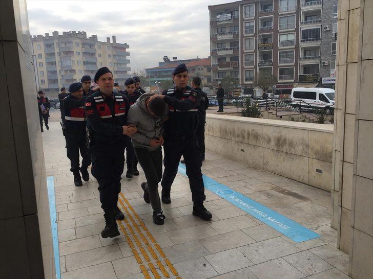 Balıkesir'de "baskı ve tehdit" iddiasıyla gözaltına alınan 4 zanlı tutuklandı G2