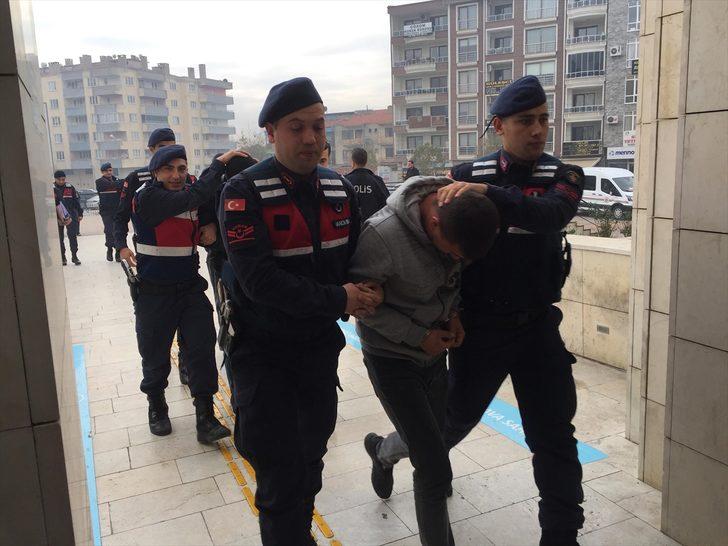 Balıkesir'de "baskı ve tehdit" iddiasıyla gözaltına alınan 4 zanlı tutuklandı G3