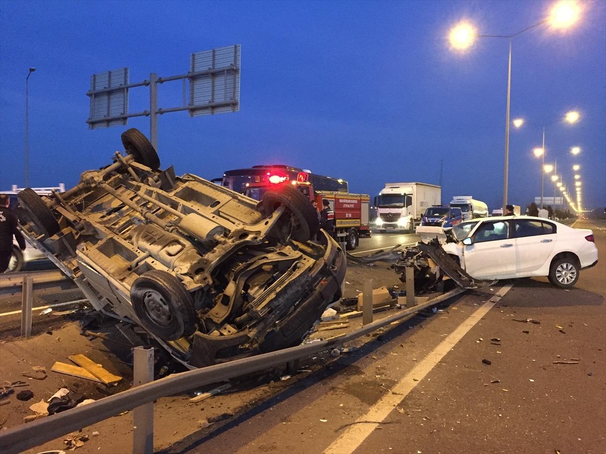 Ordu'da otomobil kamyonetle &ccedil;arpıştı: 7 yaralı