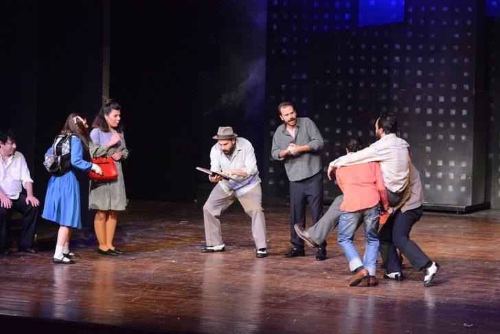 Konya Devlet Tiyatrosu Malatya'da "Kasetçi" oyununu sahneledi G2