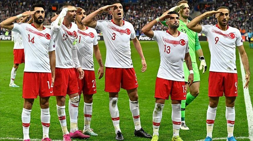 UEFA'dan Türkiye'ye asker selamı cezası