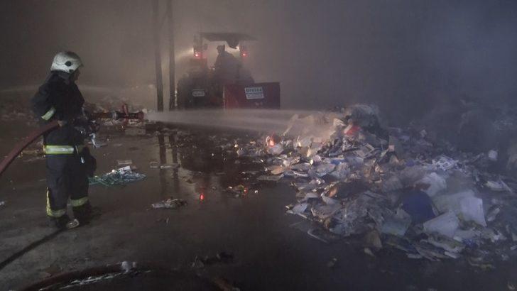 Bursa'da kağıt fabrikasında yangın! 10 kişi ölümden döndü G3