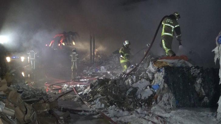 Bursa'da kağıt fabrikasında yangın! 10 kişi ölümden döndü G4