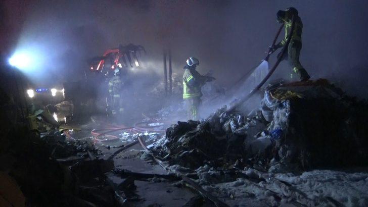Bursa'da kağıt fabrikasında yangın! 10 kişi ölümden döndü G5