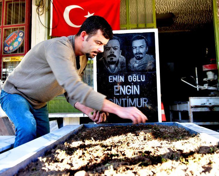 Rüyasında öldüğünü gördü, mezarını kendi yaptı   G3