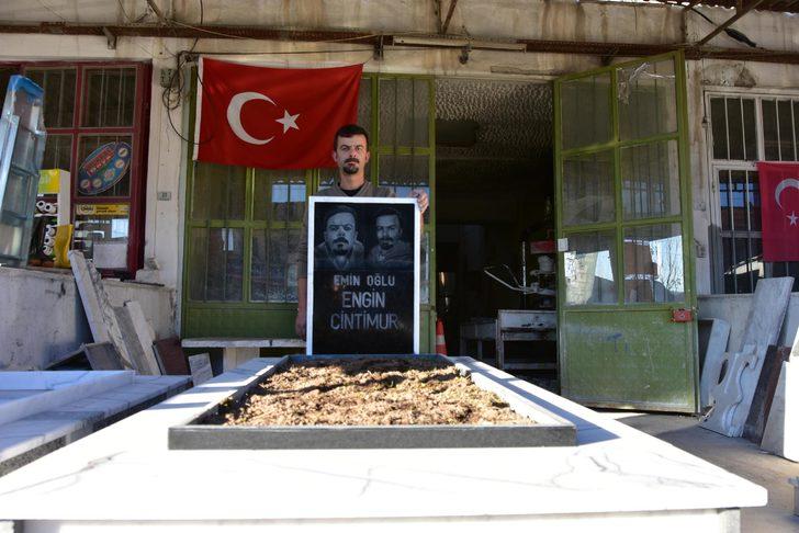 Rüyasında öldüğünü gördü, mezarını kendi yaptı   G2